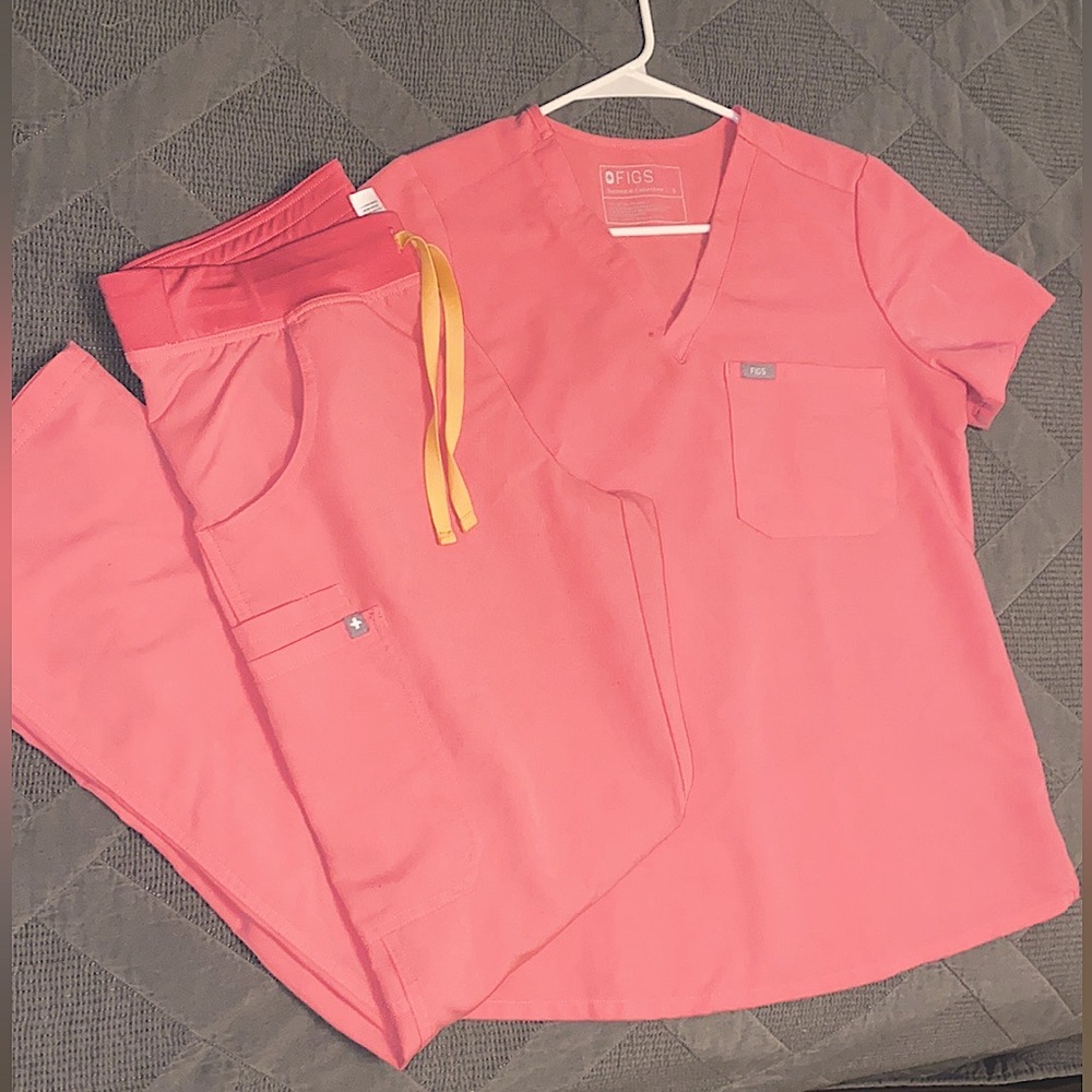 Pink figs set (SM) top, (M) bottoms
